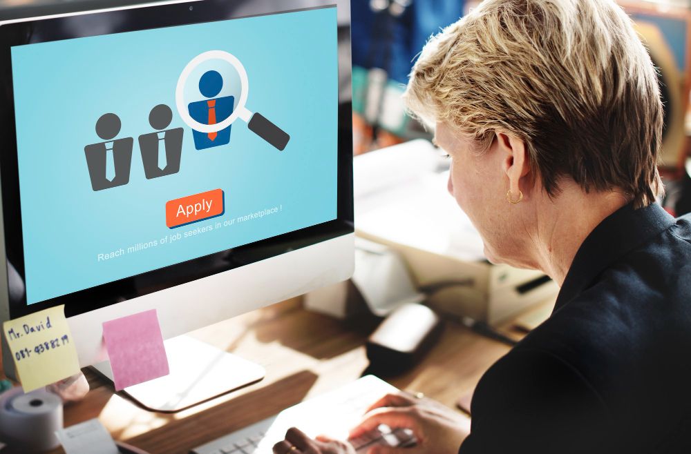 How A Virtual Assistant Can Help You With Hiring Candidates: Recruitment Process Made Easy