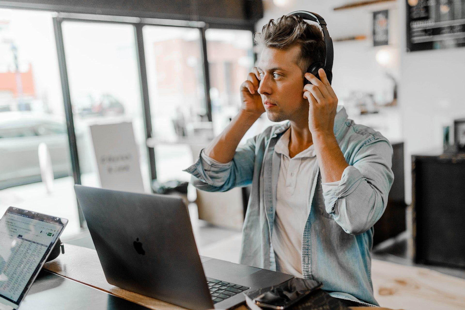 Virtual Assistant Job Description & Benefits