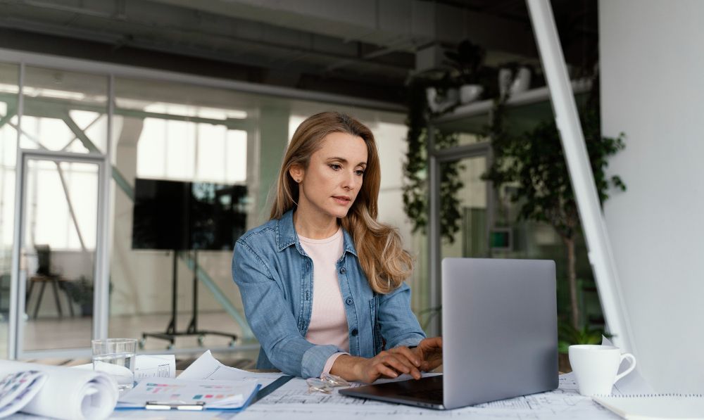 Virtual HR Assistant: The Ultimate Beginners Guide In 2025